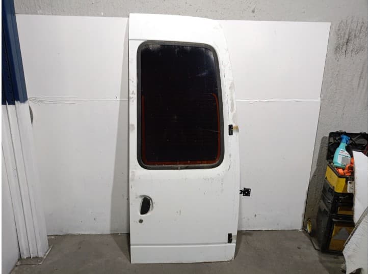 Recambio de puerta trasera derecha para maxus 3.9t 17s 120 m-bus vespino 130e referencia OEM IAM 5610917