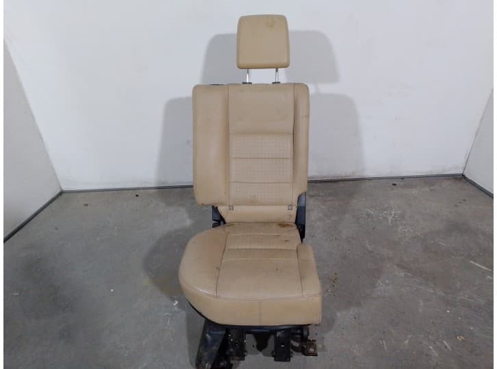 Recambio de asientos trasero derecho para land rover discovery iii (l319) 2.7 td 4x4 referencia OEM IAM HPA502250SMS CUERO BEIGE