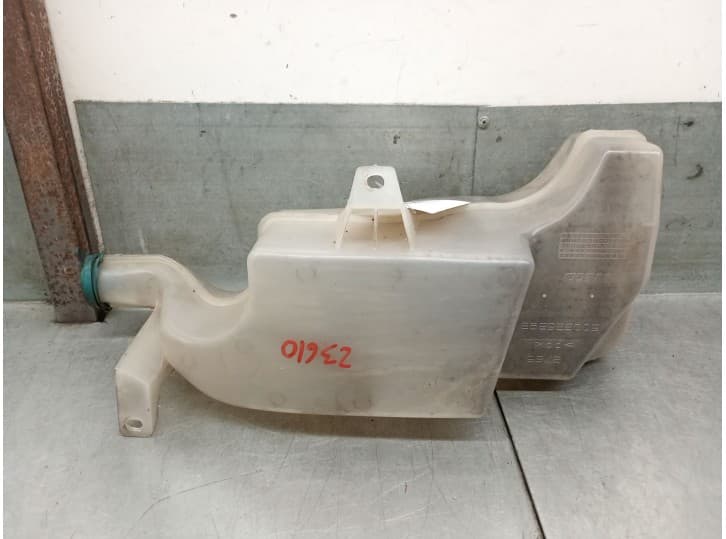 Recambio de deposito limpia para iveco daily iii caja/chasis 35 c 15 referencia OEM IAM 500336393 500336395