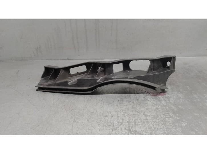 Recambio de soporte faro derecho para volkswagen passat b6 (3c2) 2.0 tdi 16v referencia OEM IAM 3C0807890