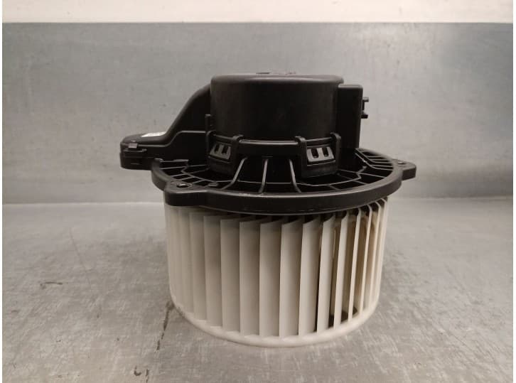 Recambio de motor calefaccion para kia ceed tourer (cd) 1.0 t-gdi referencia OEM IAM EB1D1NXJAA 97113J7000