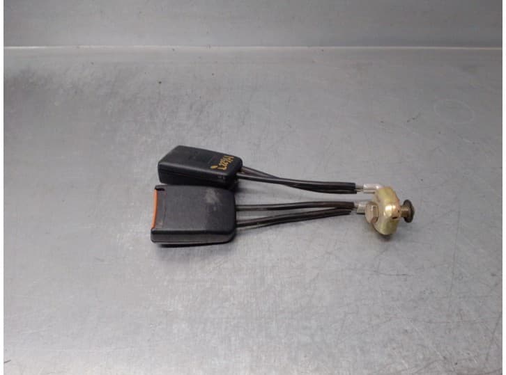 Recambio de enganche cinturon trasero derecho para audi 80 b3 sedán (893, 894, 8a2) 1.8 e referencia OEM IAM 893857739 TRAS DER/