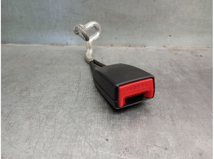 Recambio de enganche cinturon trasero derecho para skoda fabia ii combi (545) 1.9 tdi referencia OEM IAM 5J6857496 5J6857496 330