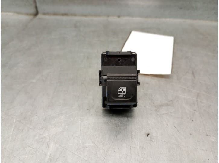 Recambio de mando elevalunas trasero derecho para renault clio v (b7_) 1.6 e-tech 140 (b7mu) referencia OEM IAM 254218388R 25421