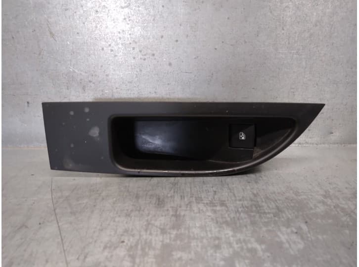 Recambio de mando elevalunas trasero izquierdo para opel astra j sports tourer (p10) 1.7 cdti (35) referencia OEM IAM 13301888