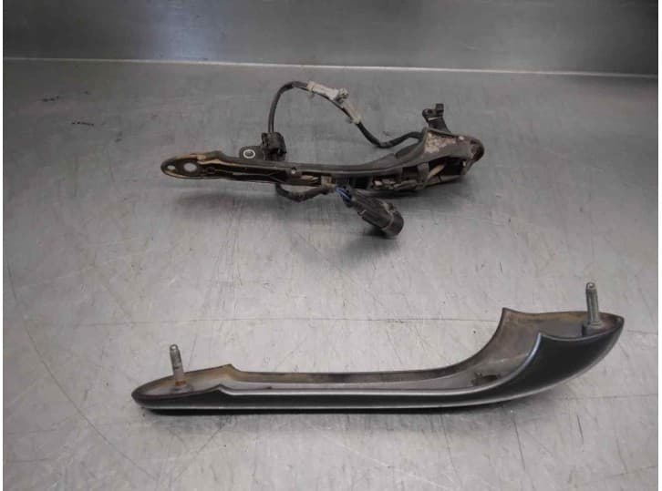Recambio de maneta exterior delantera izquierda para maserati quattroporte 4.7 v8 cat referencia OEM IAM