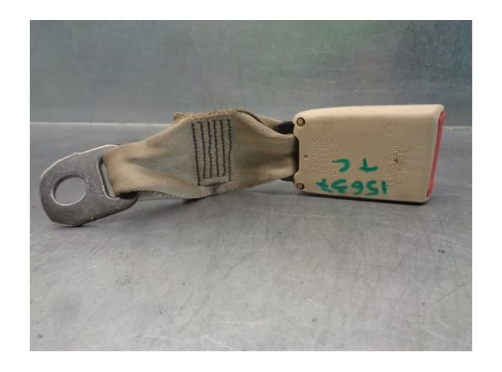Recambio de enganche cinturon trasero central para lexus ls (_f3_) 430 (ucf30) referencia OEM IAM E034501 TRA CENT.