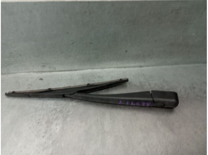Recambio de brazo limpia trasero para kia cee'd hatchback (ed) 1.6 crdi 115 referencia OEM IAM 988111H000