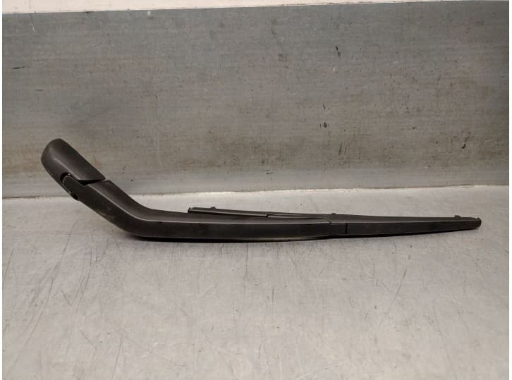 Recambio de brazo limpia trasero para mitsubishi mirage / space star vi hatchback (a0_a) 1.2 (a03a) referencia OEM IAM 8253A110