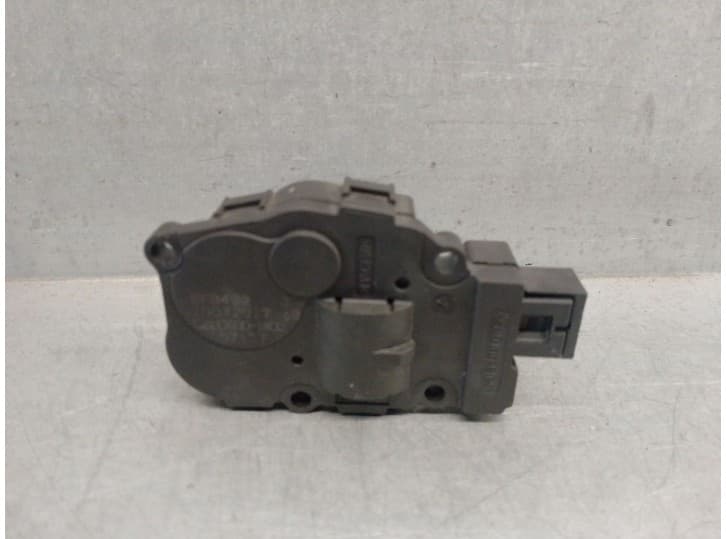 Recambio de motor apertura trampillas climatizador para bmw x1 (f48) sdrive 16 d referencia OEM IAM EFB4923 64119321034