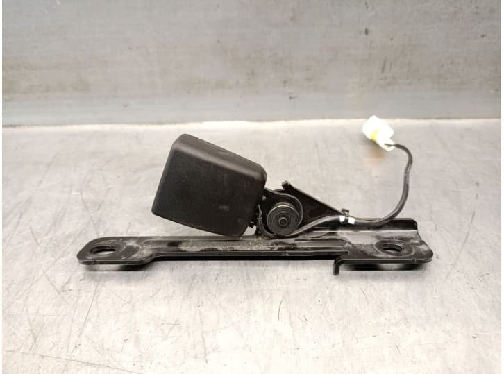 Recambio de enganche cinturon trasero derecho para fiat 500e (332_) elektro 3+1 (fa1) referencia OEM IAM 735725765 735725765