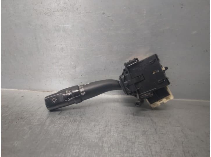 Recambio de mando luces para toyota avensis (_t25_) 2.0 d-4d (cdt250_) referencia OEM IAM 173650