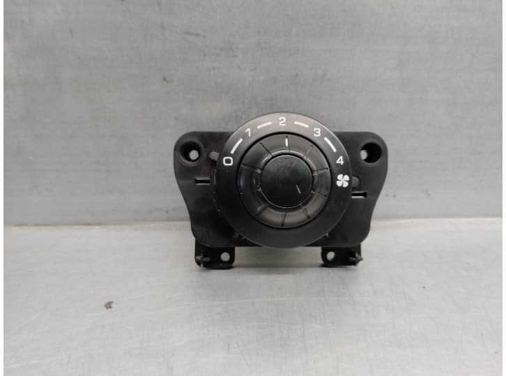 Recambio de mando calefaccion / aire acondicionado para citroën c4 i sedán 1.6 16v referencia OEM IAM 96817762XT