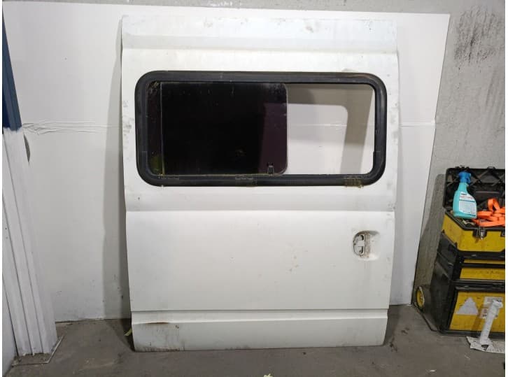 Recambio de puerta lateral corredera derecha para maxus 3.9t 17s 120 m-bus vespino 130e referencia OEM IAM 5616281
