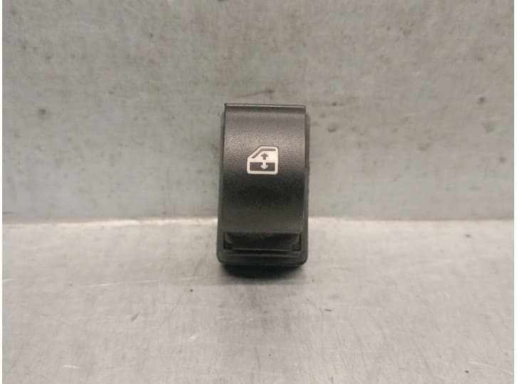 Recambio de mando elevalunas trasero derecho para fiat linea (323_, 110_) 1.3 d multijet (323axb11, 323axb1a) referencia OEM IAM