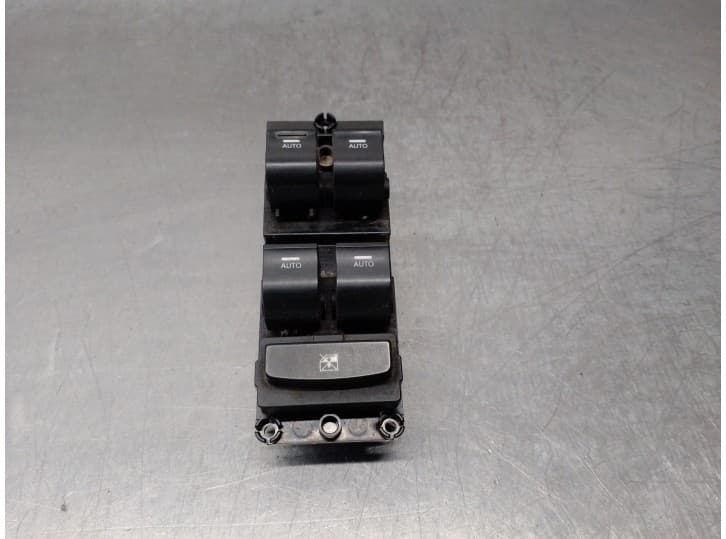Recambio de mando elevalunas delantero izquierdo para hyundai i40 i (vf) 1.7 crdi referencia OEM IAM 935703Z300 4 PUERTAS