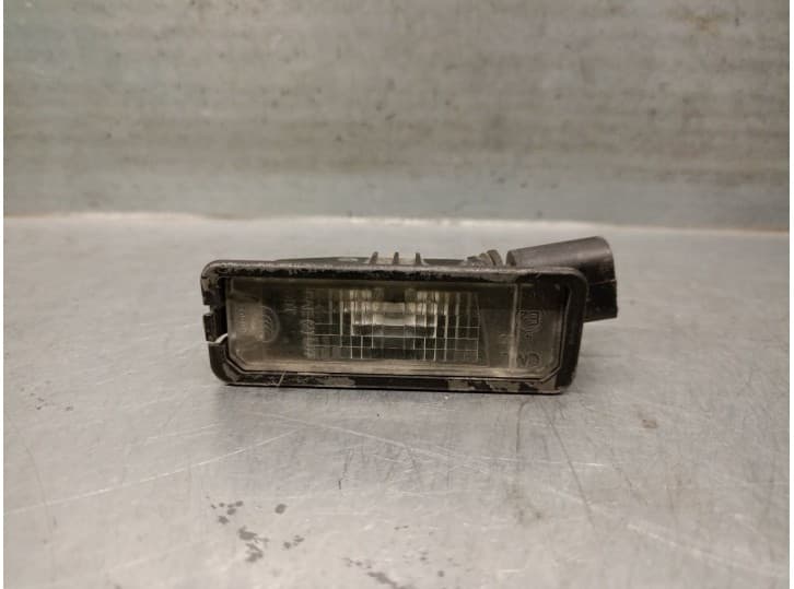 Recambio de piloto matricula para porsche cayenne (92a) 3.0 diesel referencia OEM IAM 1K8943021