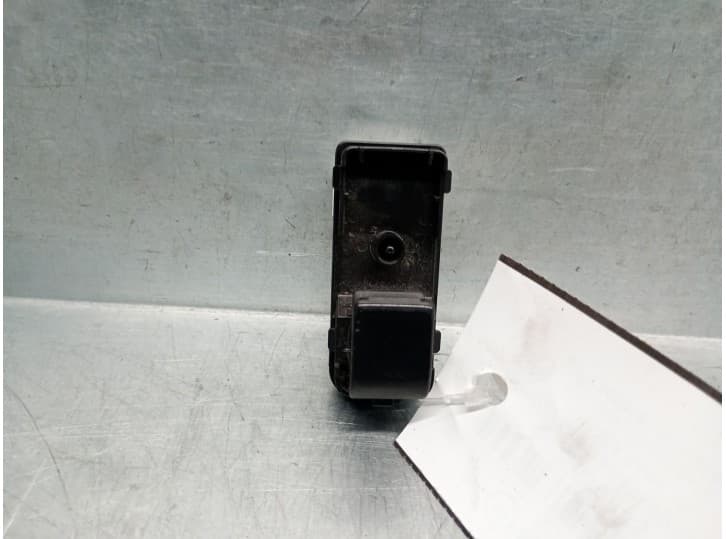Recambio de mando elevalunas trasero derecho para mazda 3 sedán (bm_, bn_) 2.2 d referencia OEM IAM KD3566370 KD3566370