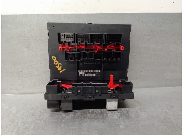 Recambio de caja reles / fusibles para audi a3 (8p1) 2.0 tdi 16v referencia OEM IAM 8P0907279F