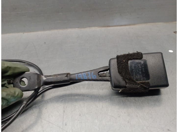 Recambio de enganche cinturon delantero derecho para mercedes-benz cls (c219) cls 350 (219.356) referencia OEM IAM 2118602469 2