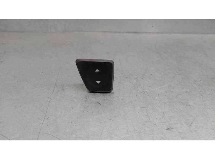 Recambio de mando elevalunas delantero izquierdo para fiat 500 (312_) 1.2 (312axa1a) referencia OEM IAM 3053062257B