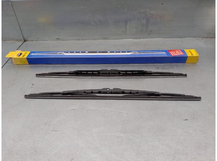 Recambio de escobilla limpia para » otros... 3.9t 17s 120 m-bus vespino 130e referencia OEM IAM 9XW862222801 HELLA