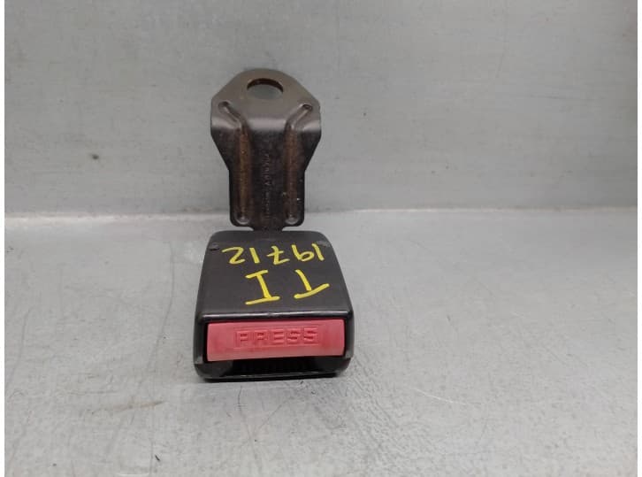 Recambio de enganche cinturon trasero izquierdo para fiat ulysse (179_) 2.2 jtd referencia OEM IAM 429051004 TRAS IZQUIERDO 5 PU
