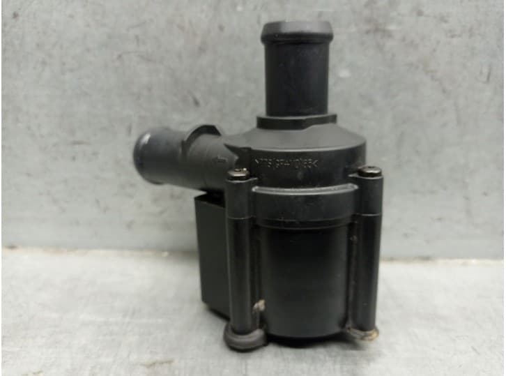 Recambio de bomba agua para audi a5 (f53, f5p) 2.0 tfsi quattro referencia OEM IAM 06H121601N 06H121601N 704071220