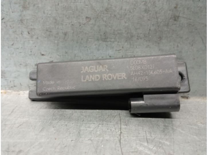 Recambio de antena para jaguar f-pace (x761) 2.0 td4 awd referencia OEM IAM AH4215K603AA 5E08X0127