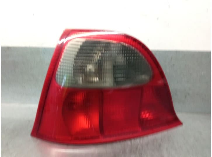 Recambio de piloto trasero izquierdo para rover 25 i hatchback (rf) 1.6 16v referencia OEM IAM 16K4F 16K4F