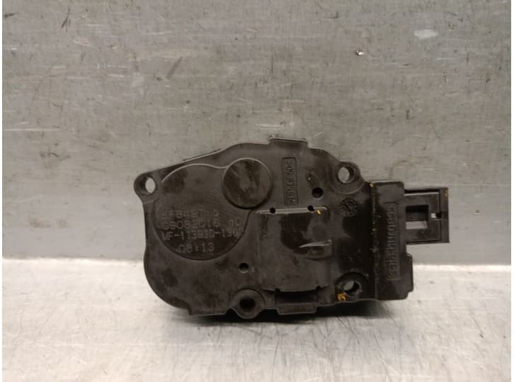 Recambio de motor apertura trampillas climatizador para jaguar f-pace (x761) 2.0 td4 awd referencia OEM IAM EFB497B MF113930138