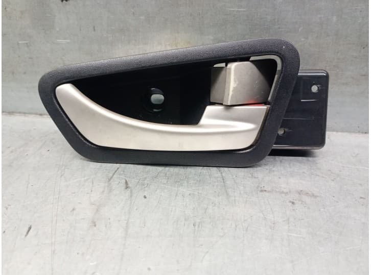 Recambio de maneta interior delantera derecha para ssangyong korando (ck) 2.0 e-xdi referencia OEM IAM 7242034012LBA 7242034012L