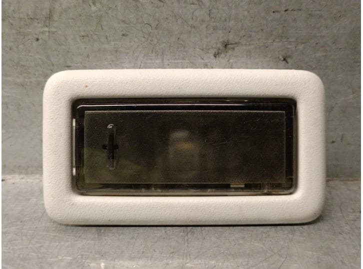 Recambio de luz interior para land rover defender station wagon (l663) d250 mhev 4x4 referencia OEM IAM FK7213776AC8LRW 24071700