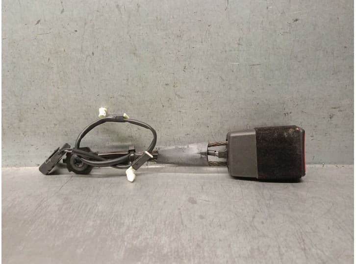 Recambio de enganche cinturon delantero derecho para ford mondeo v sedán (cd) 2.0 hybrid referencia OEM IAM DS73F61208 2317658