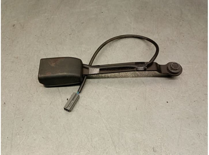 Recambio de enganche cinturon delantero izquierdo para mazda cx-3 (dk) 2.0 skyactiv-g (dk5w, dk6w) referencia OEM IAM D0YH57620