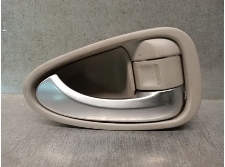 Recambio de maneta interior trasera derecha para toyota avensis sedán (_t27_) 2.0 d-4d (wwt271_) referencia OEM IAM 6920505051 6