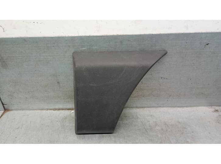 Recambio de molduras traseras para nissan nv400 furgoneta (x62, x62b) dci 135 referencia OEM IAM 768F20004R 9387300Q0B