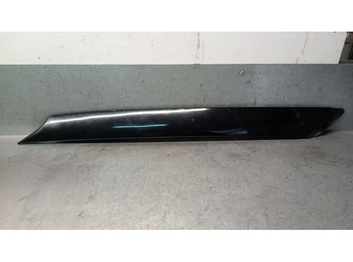 Recambio de molduras delanteras para hyundai veloster (fs) 1.6 gdi referencia OEM IAM 861802V000 861802V000
