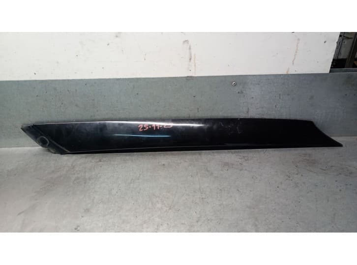 Recambio de molduras delanteras para hyundai veloster (fs) 1.6 gdi referencia OEM IAM 861702V000 861702V000