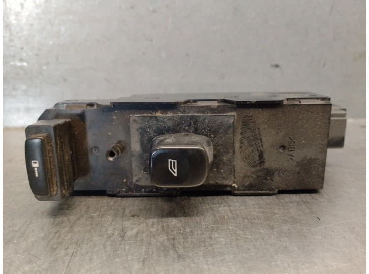 Recambio de mando elevalunas delantero derecho para volvo v70 ii (285) 2.4 referencia OEM IAM 30658147 30658117