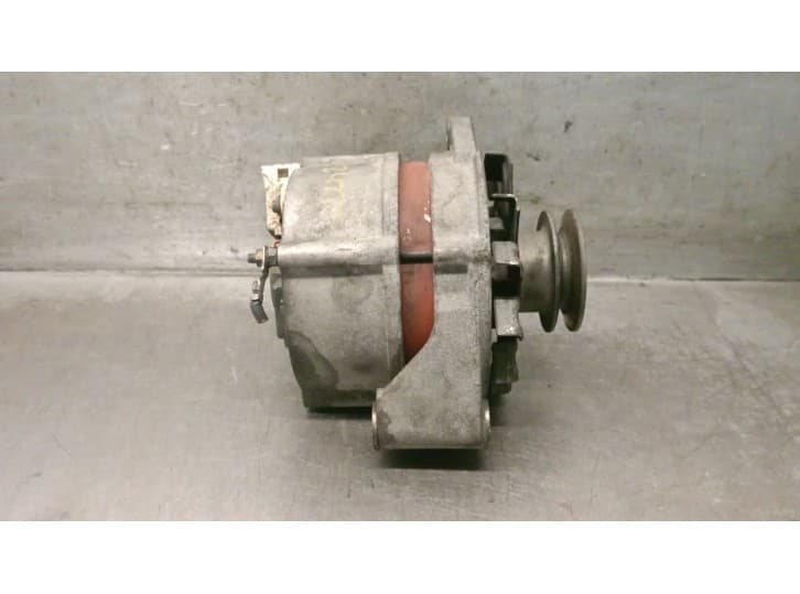 Recambio de alternador para renault 5 gtl ( b/c40) referencia OEM IAM 9120144267 7700764382 9120144267 BOSCH