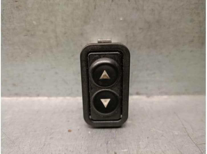 Recambio de mando elevalunas delantero izquierdo para fiat coupe (175_) 1.8 16v referencia OEM IAM 46316177 46316177