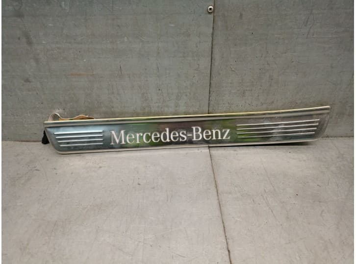 Recambio de embellecedor para mercedes-benz clase s (w222, v222, x222) s 560 e (222.173) referencia OEM IAM A2226803335 A2226803