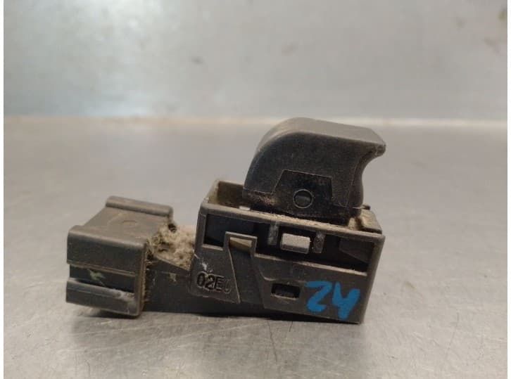 Recambio de mando elevalunas trasero izquierdo para nissan primera hatchback (p11) 2.0 td referencia OEM IAM 254112F000 254112F0