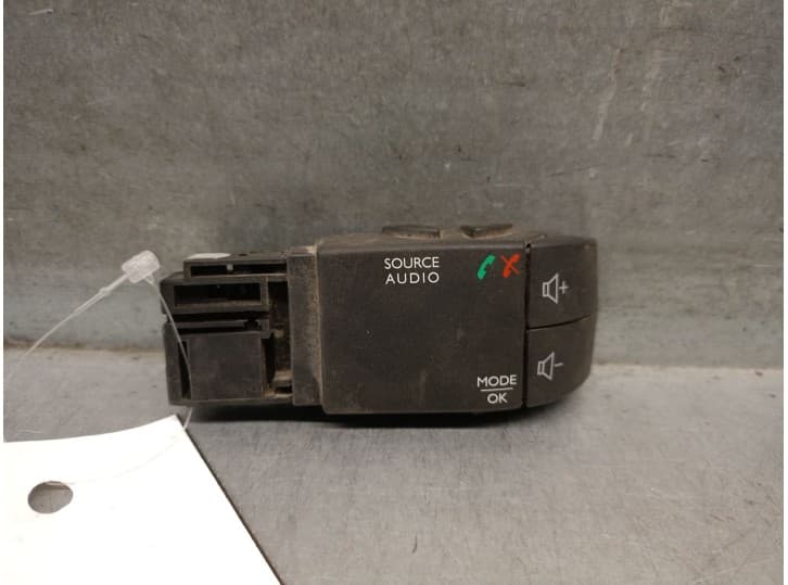 Recambio de mando volante para fiat talento furgoneta (296_) 1.6 d referencia OEM IAM 6000619028 6000619028