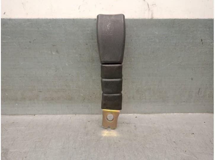 Recambio de enganche cinturon delantero derecho para kia picanto i (sa) 1.1 referencia OEM IAM 8884007000HU 8884007000HU