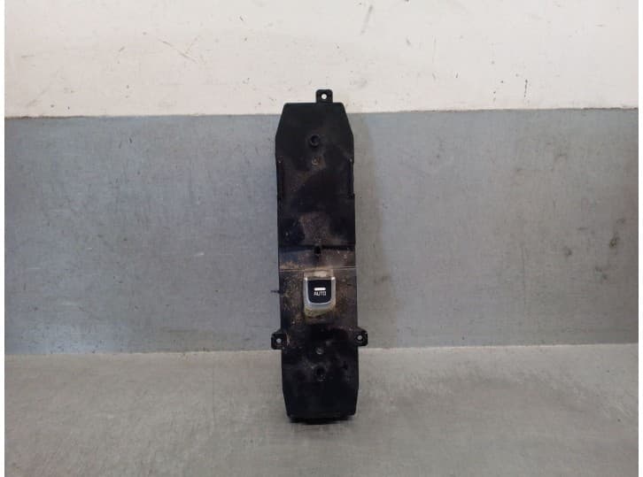 Recambio de mando elevalunas delantero derecho para kia sorento iii (um) 2.2 crdi 4wd referencia OEM IAM 93575C5040WK 93575C5040