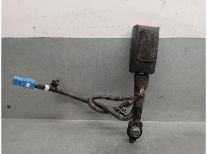 Recambio de enganche cinturon delantero derecho para kia sorento iii (um) 2.2 crdi 4wd referencia OEM IAM 88840C5150WK 88840C515