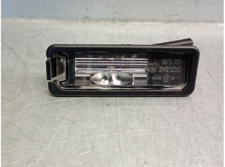 Recambio de piloto matricula para volkswagen golf viii (cd1, da1) 1.5 etsi referencia OEM IAM 3G5943021A 3G5943021A