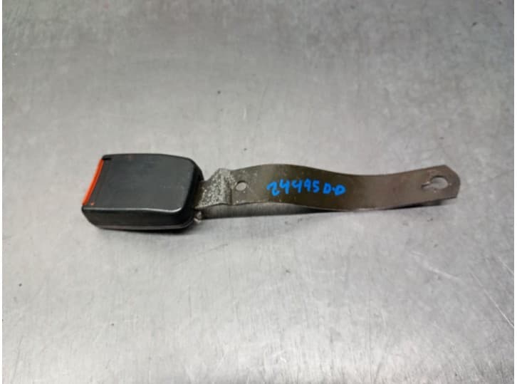 Recambio de enganche cinturon delantero derecho para volkswagen passat b2 variant (33b) 1.6 d referencia OEM IAM 321857756J 3218